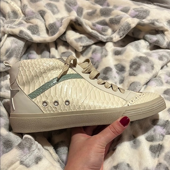 Stylish Beige High-Top Sneakers - Picture 1 of 6